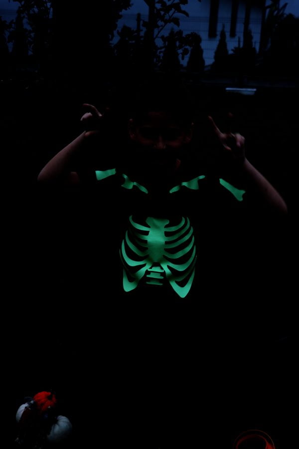 koszulka szkielet świecąca w ciemnościach